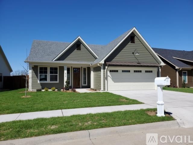 3 BR, 2 BA Apartment 4718 Indio Ln, Sherman, TX 75092