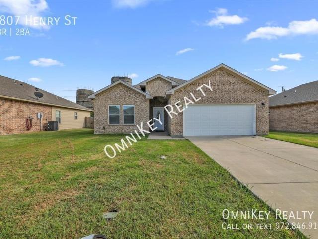 3 BR, 2 BA Apartment 4807 Henry St, Greenville, TX 75401