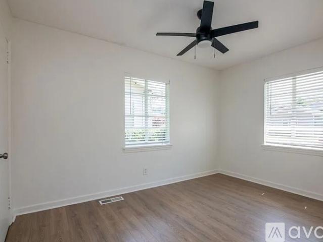 3 BR, 2 BA Apartment 4816 3rd Avenue South, Birmingham, AL 35222