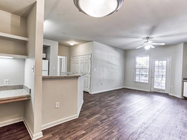 3 BR, 2 BA Apartment 4901 Pacific Drive Unit 08 0824, Arlington, TX 76001
