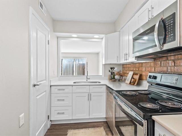 3 BR, 2 BA Apartment 4901 Whitton Place Unit 6265D, Indianapolis, IN 46220