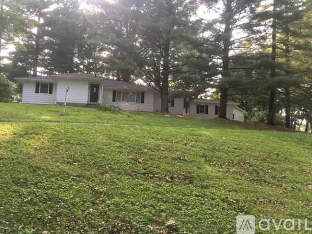 3 BR, 2 BA Apartment 4995 E State Rd 45, Bloomington, IN 47408