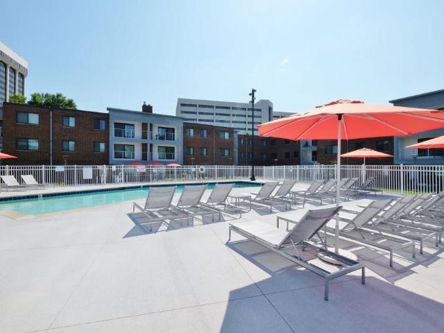 3 BR, 2 BA Apartment 400 420 Ford Rd Unit 326, Minneapolis, MN 55426