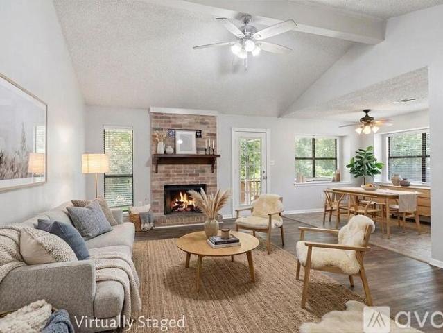 3 BR, 2 BA Apartment 402 Forest Creek Dr, Lufkin, TX 75901