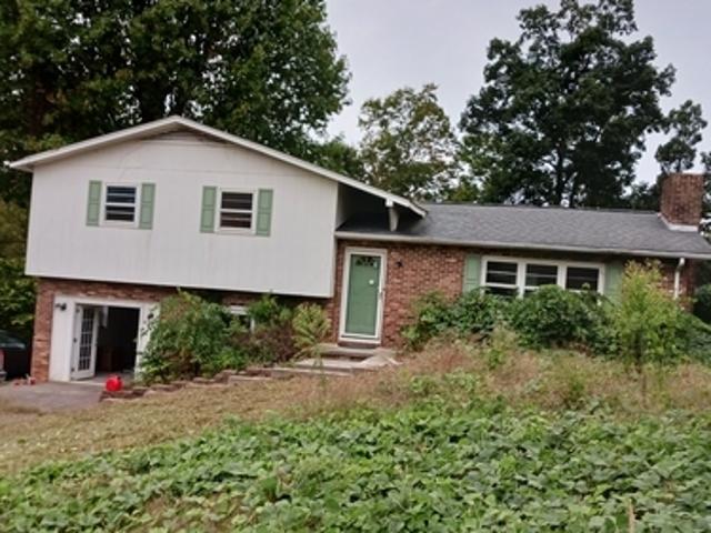 3 BR, 2 BA Apartment 4030 Buff Street, Hickory, NC 28602