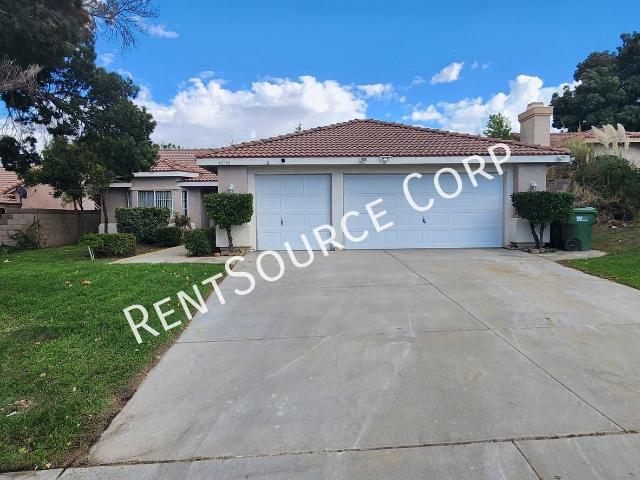 3 BR, 2 BA Apartment 40318 Homeridge Dr, Palmdale, CA 93551