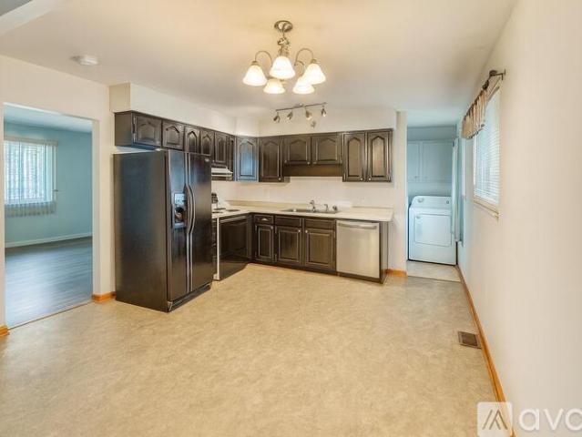 3 BR, 2 BA Apartment 407 Sheets St, Englewood, OH 45322