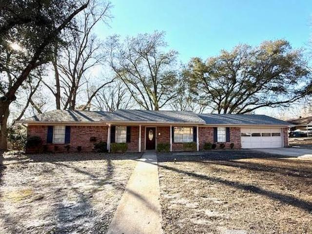 3 BR, 2 BA Apartment 405 Toby Ln, Jacksonville, TX 75766
