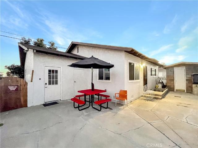 3 BR, 2 BA Apartment 4084 137th Street, Hawthorne, CA 90250