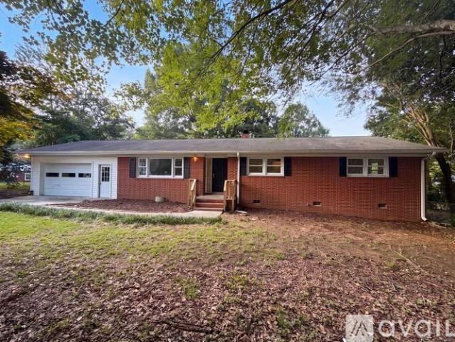 3 BR, 2 BA Apartment 408 Lamesa Dr, Raleigh, NC 27603