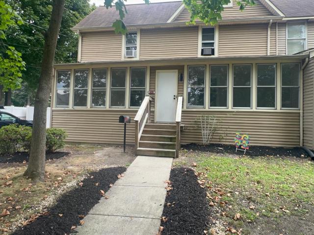 3 BR, 2 BA Apartment 409 E Maple Ave, Lindenwold, NJ 08021