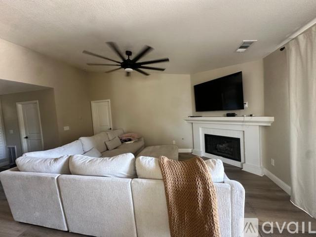 3 BR, 2 BA Apartment 4100 Crowell Road, Turlock, CA 95382
