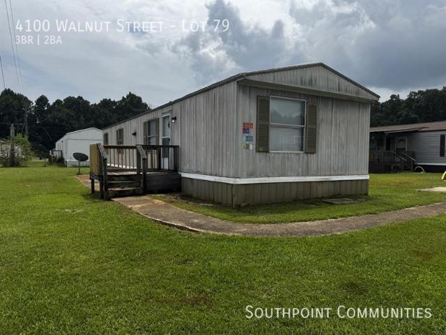 3 BR, 2 BA Apartment 4100 Walnut Street, Opelika, AL 36804