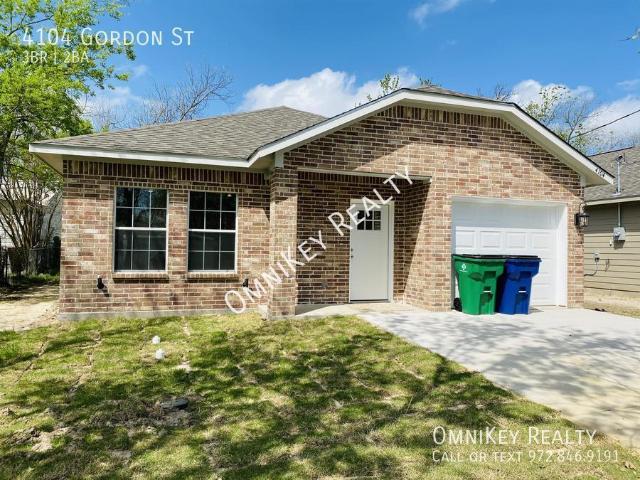 3 BR, 2 BA Apartment 4104 Gordon St, Greenville, TX 75401