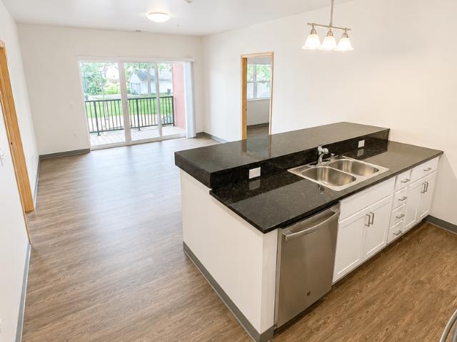 3 BR, 2 BA Apartment 410 E. Main St Sun Prairie, WI 53590