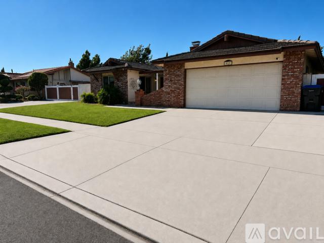 3 BR, 2 BA Apartment 419 Makin Avenue, Palmdale, CA 93551