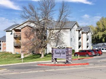 3 BR, 2 BA Apartment 4201 Denise Ct Unit 104, Sioux City, IA 51104