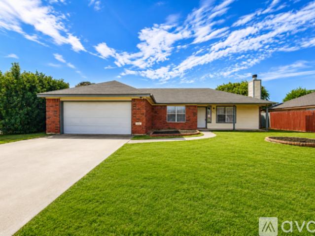 3 BR, 2 BA Apartment 4208 Vicki Dr, Killeen, TX 76542