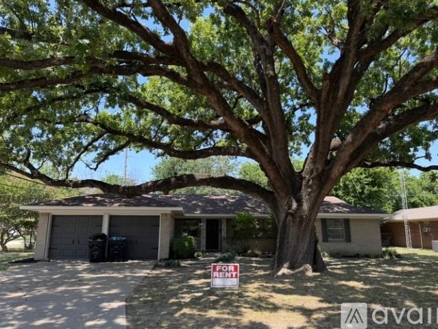 3 BR, 2 BA Apartment 4210 Templeton Street, Greenville, TX 75401