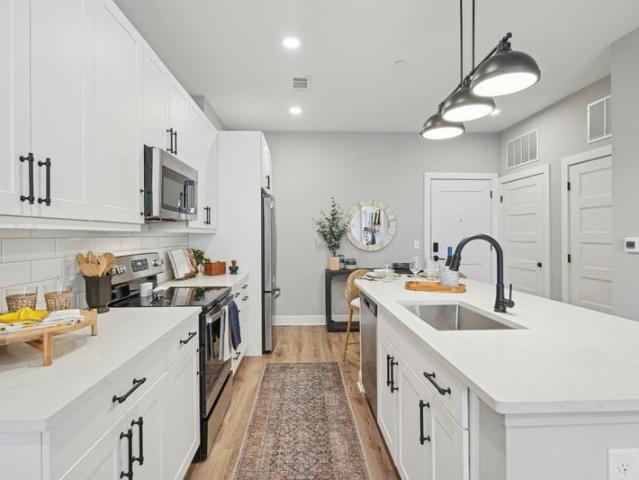 3 BR, 2 BA Apartment 421 West Tremont Avenue Unit 349, Charlotte, NC 28203