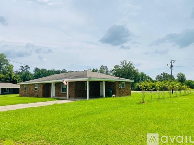3 BR, 2 BA Apartment 42324 Rebekah St, Hammond, LA 70403