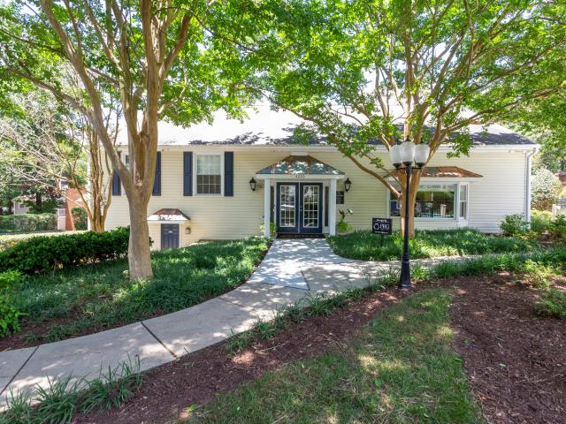3 BR, 2 BA Apartment 4233 Avent Ferry Road Unit 4363 1, Raleigh, NC 27606