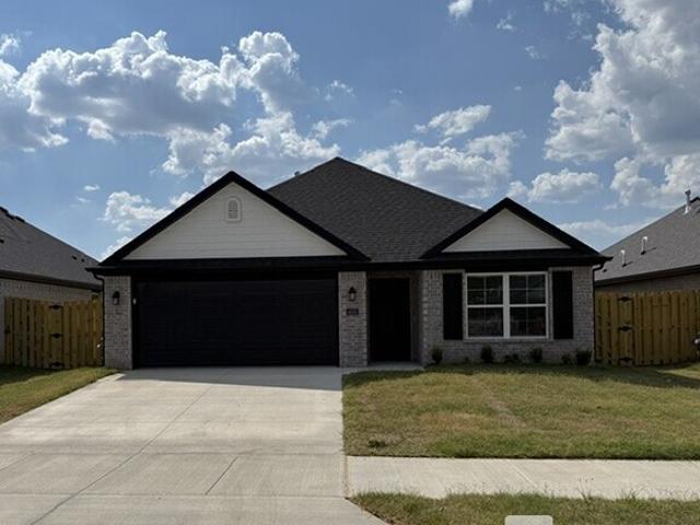 3 BR, 2 BA Apartment 4233 W Barhem Dr, Fayetteville, AR 72704