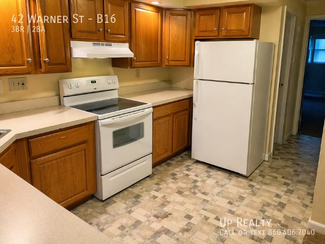 3 BR, 2 BA Apartment 42 Warner St, Hamden, CT 06514