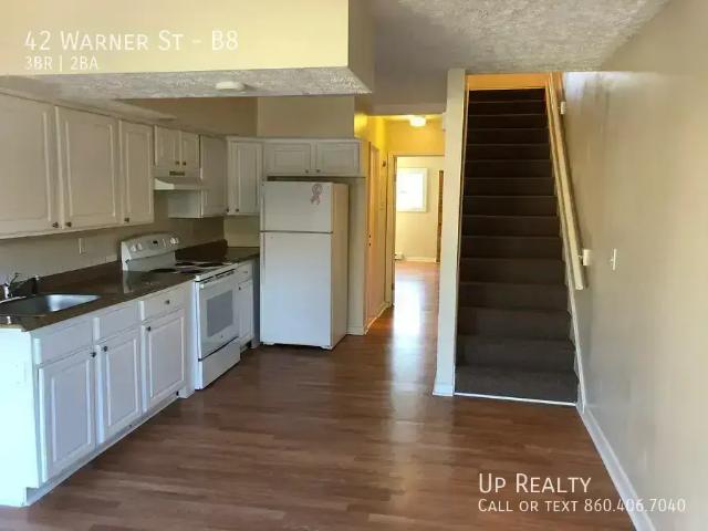 3 BR, 2 BA Apartment 42 Warner St, Hamden, CT 06514