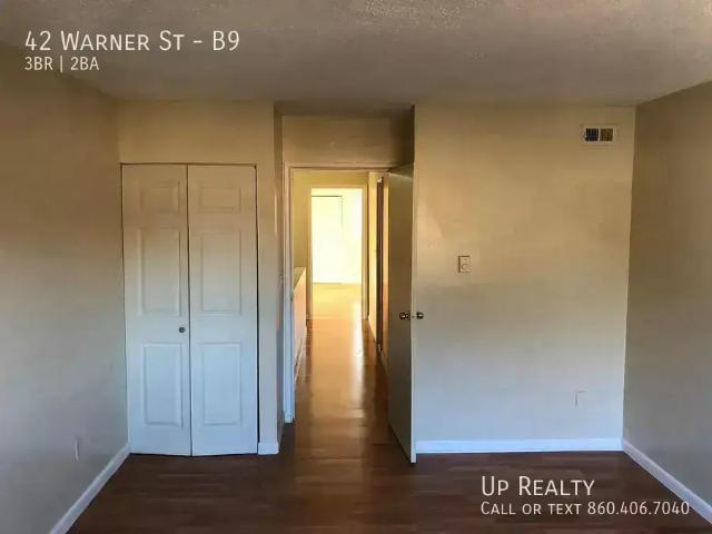 3 BR, 2 BA Apartment 42 Warner St, Hamden, CT 06514