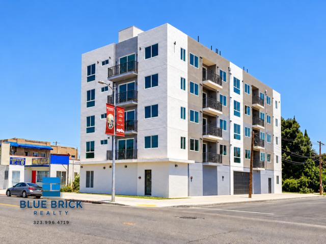 3 BR, 2 BA Apartment 4324 Vermont Ave, Los Angeles, CA 90037