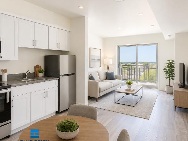 3 BR, 2 BA Apartment 4324 Vermont Ave, Los Angeles, CA 90037
