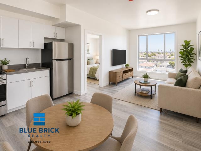 3 BR, 2 BA Apartment 4324 Vermont Ave, Los Angeles, CA 90037