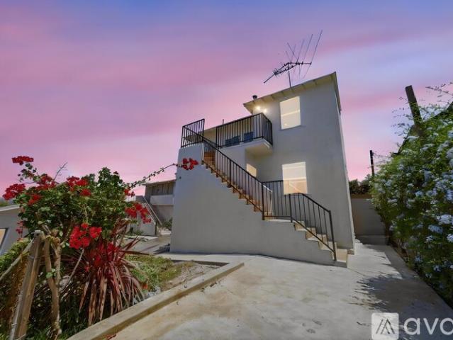 3 BR, 2 BA Apartment 439 South Evergreen Avenue, Unit 443, Los Angeles, CA 90033