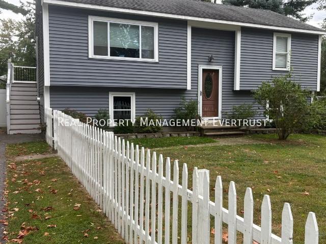 3 BR, 2 BA Apartment 4 Louise Street, Saco, ME 04072