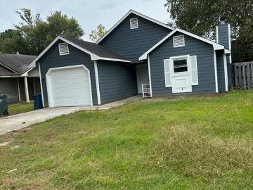 3 BR, 2 BA Apartment 540 Auburndale Ln, Fayetteville, NC 28314