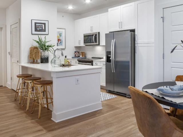 3 BR, 2 BA Apartment 5500 Shopton Rd Unit 210, Charlotte, NC 28278