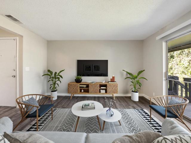 3 BR, 2 BA Apartment 5501 University Club Blvd N Unit 300, Jacksonville, FL 32277