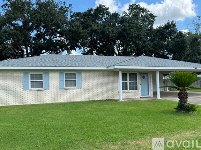 3 BR, 2 BA Apartment 551 E 17th St, Crowley, LA 70526
