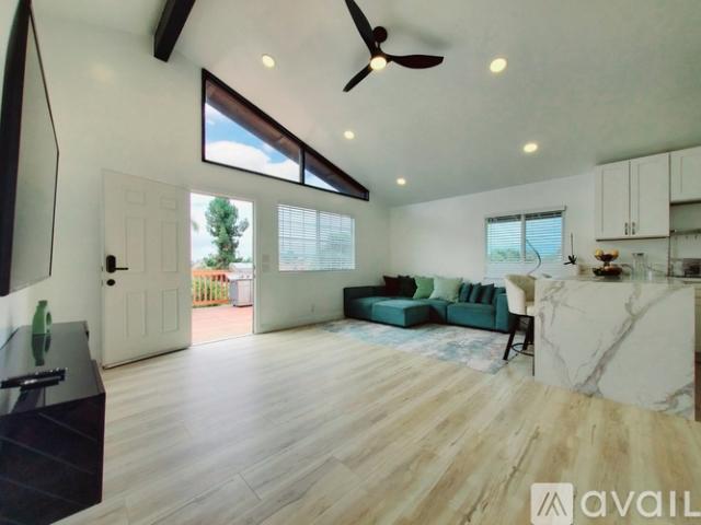3 BR, 2 BA Apartment 5521 Blueridge St, Unit Upstairs, San Diego, CA 92139