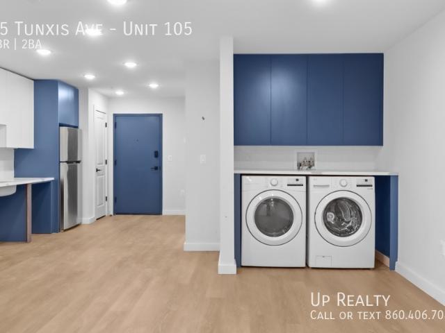 3 BR, 2 BA Apartment 55 Tunxis Ave, Bloomfield, CT 06002