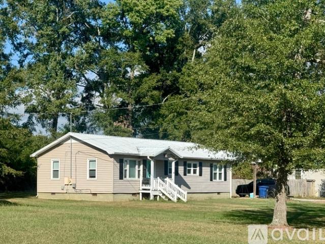 3 BR, 2 BA Apartment 5606 2nd St, Gadsden, AL 35903