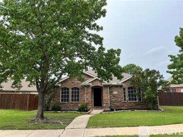 3 BR, 2 BA Apartment 5632 Overland Dr, The Colony, TX 75056