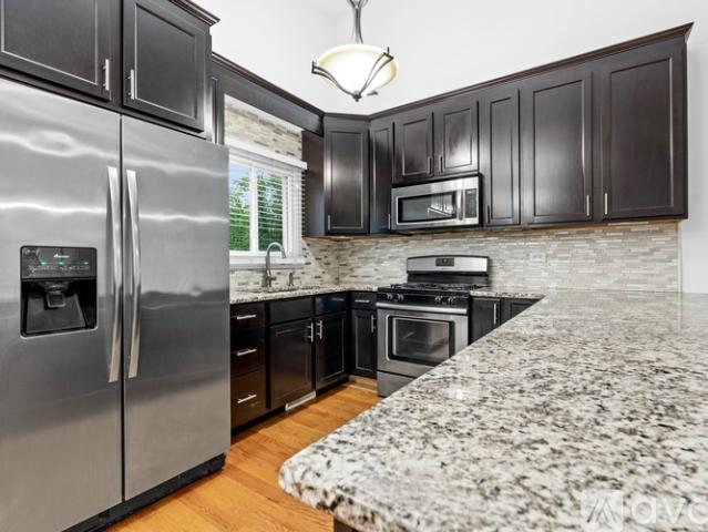 3 BR, 2 BA Apartment 564 Dean Street, Unit Dean Drive House, South Elgin, IL 60177