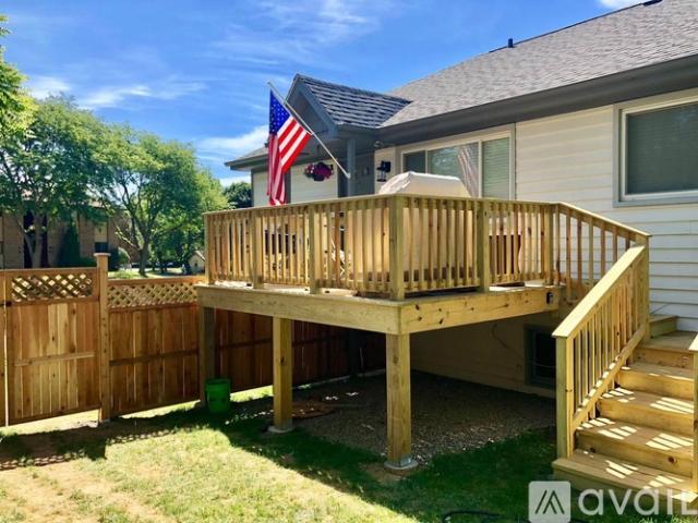 3 BR, 2 BA Apartment 564 Dean Street, Unit Dean Drive House, South Elgin, IL 60177