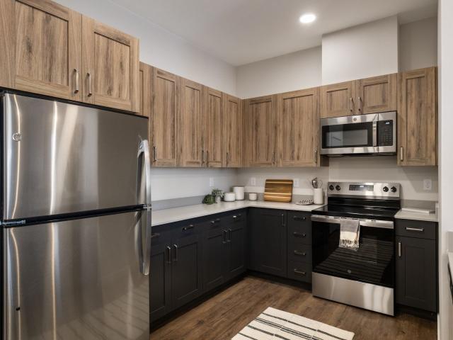 3 BR, 2 BA Apartment 5651 West 36th Place Unit D380, Kennewick, WA 99338