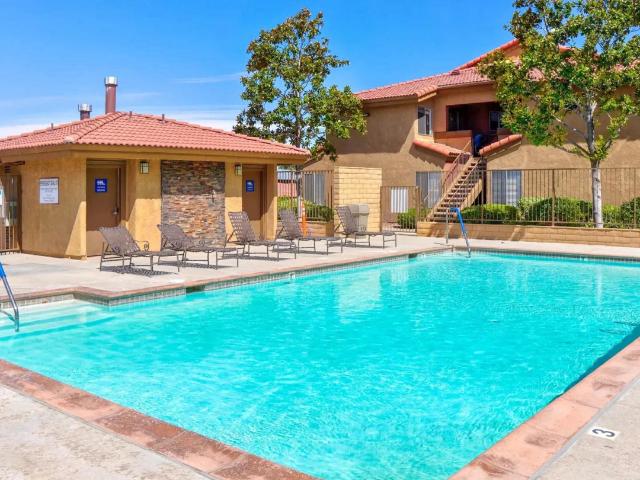 3 BR, 2 BA Apartment 570 Knollview Court Unit 03 0801, Palmdale, CA 93551