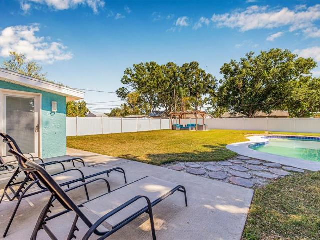 3 BR, 2 BA Apartment 5740 67th Avenue North, Pinellas Park, FL 33781