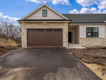 3 BR, 2 BA Apartment 5740 Willow Creek Ln, Roscoe, IL 61073