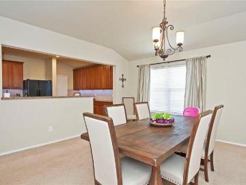 3 BR, 2 BA Apartment 5917 Stone Mountain Road, The Colony, TX 75056